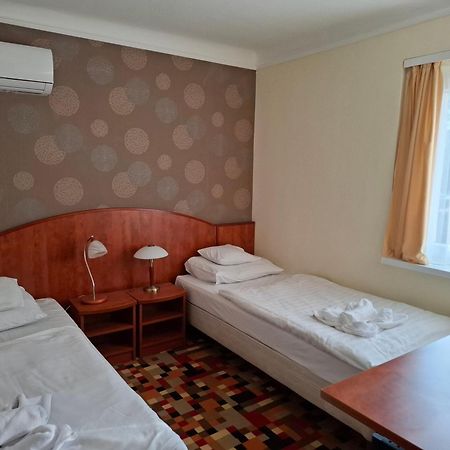 Atryum Hotel Szolnok Luaran gambar