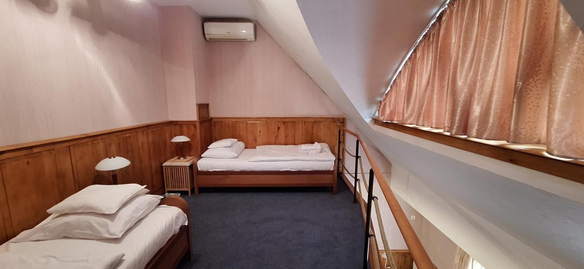 Atryum Hotel Szolnok Luaran gambar