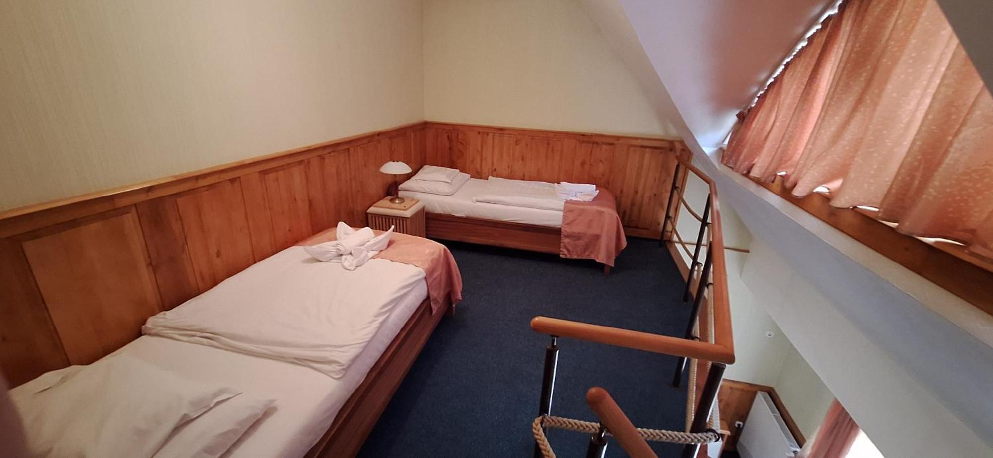 Atryum Hotel Szolnok Luaran gambar