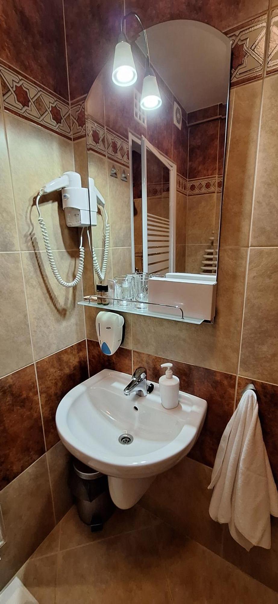 Atryum Hotel Szolnok Luaran gambar
