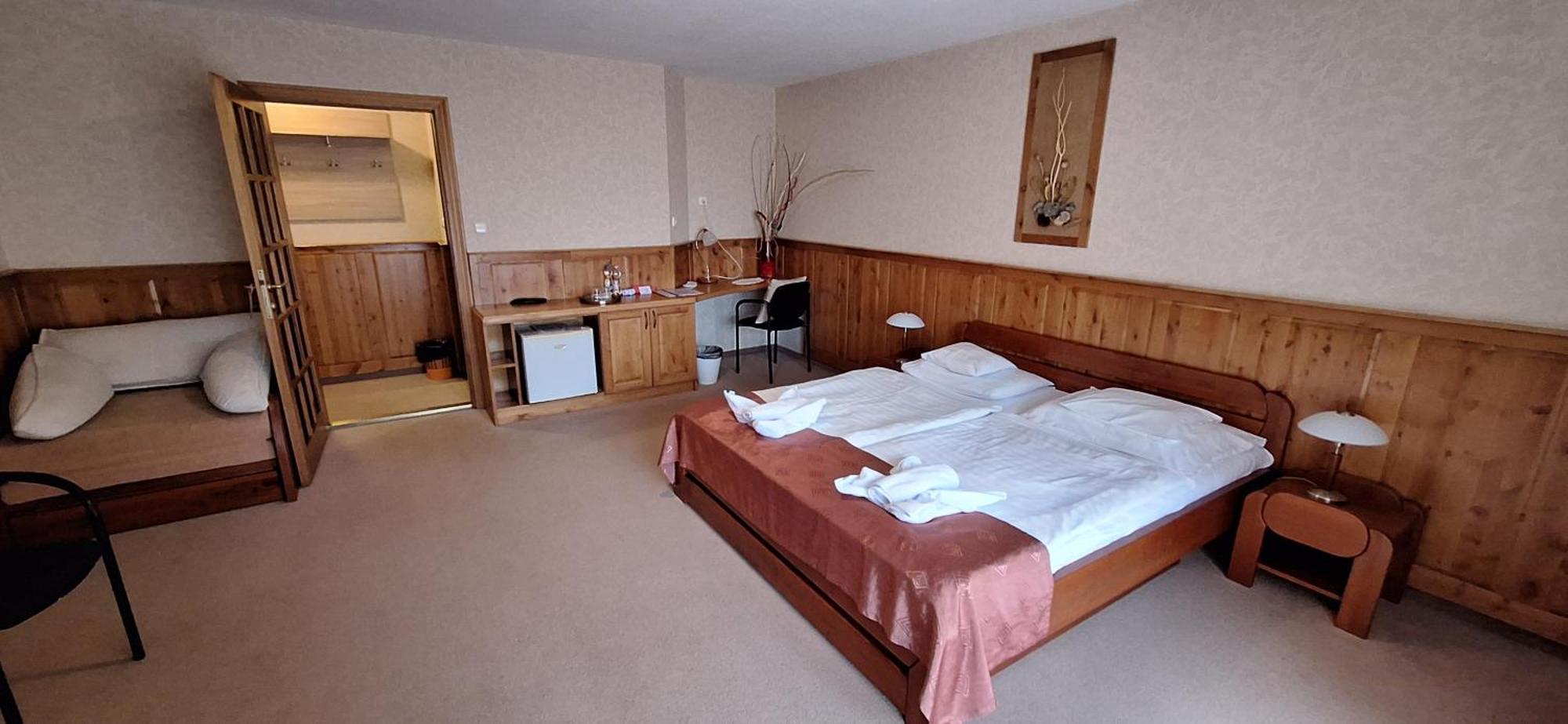 Atryum Hotel Szolnok Luaran gambar