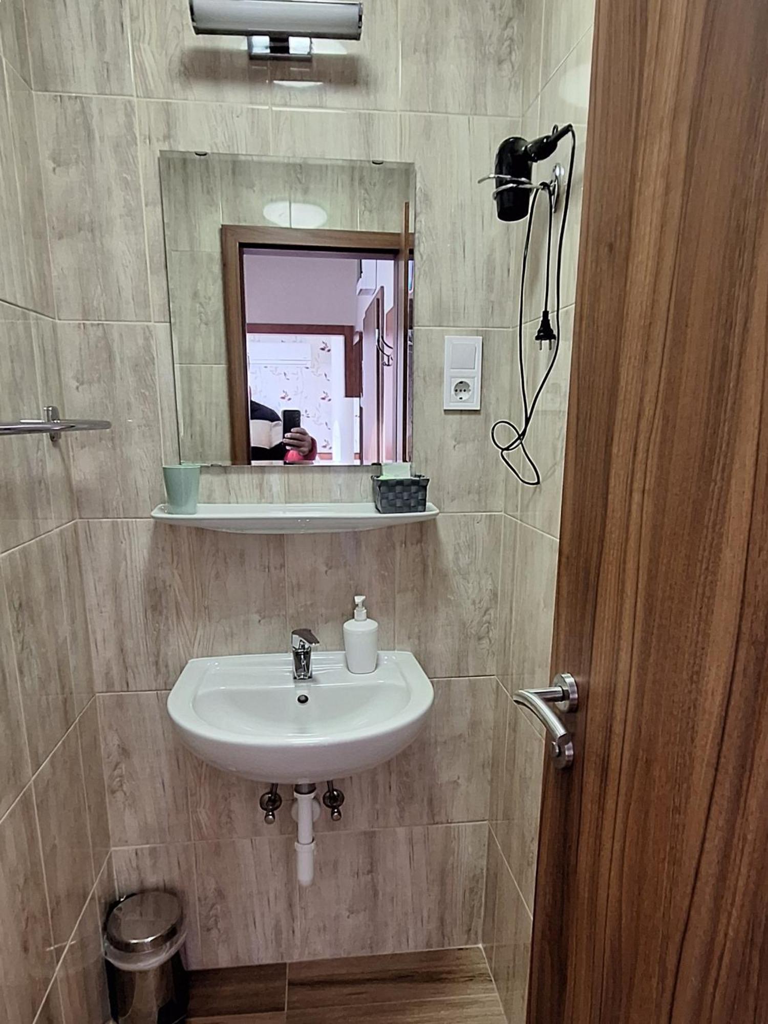 Atryum Hotel Szolnok Luaran gambar